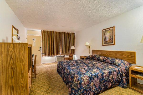 King Room - Econo Lodge Branson West