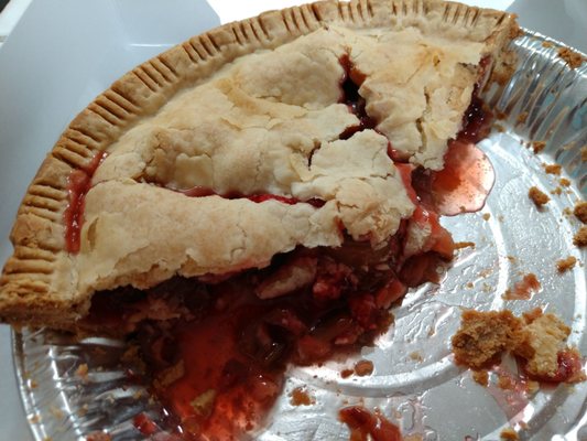 Strawberry rubarb pie