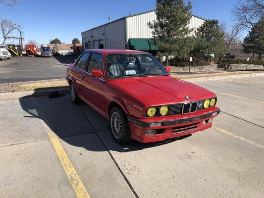 325ix with a custom engine, 2.7L Stroker with ITBs and a standalone ECU.