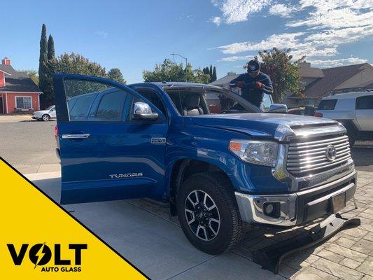 Windshield replacement for Toyota Tundra