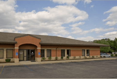 Shadow Valley Dental Group is conveniently located very near to the intersection of I-475 and Airport Hwy in Maumee, Ohio.