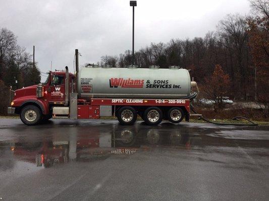 5500 gallon pumper truck