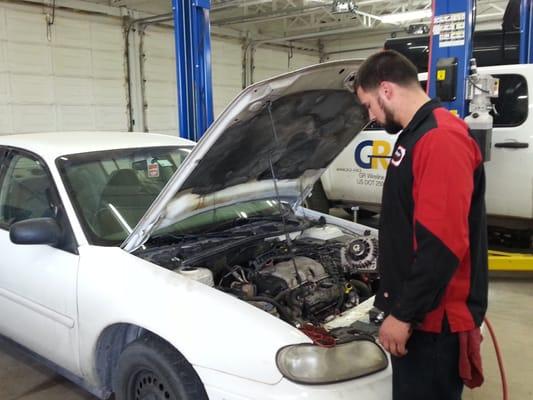 Factory OE diagnostic equipment to service all your vehicle issues.