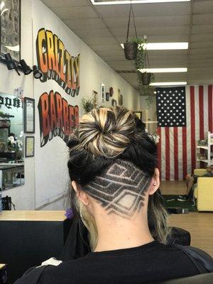 Geometric undercut design