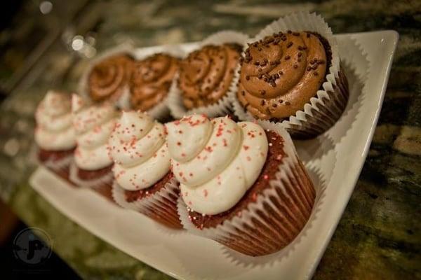 Cupcakes baked by Jen Photo by Juliana Arboleda Photography