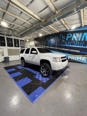 2011 Chevy Tahoe
Sides and rear: Layers of 5% ceramic
Windshield: 15" inch Vinyl banner with 5% on the full windshield.