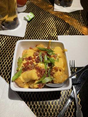 Cheesy bacon tots