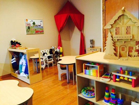 The Learning Center: Playgroups, Lending Library, Family Socials and Parent Education.