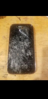 Picture of broken phone.