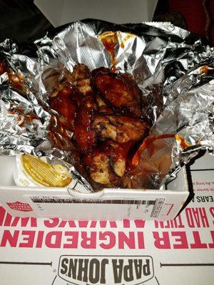 These wings are so great honey Chipotle wings an man the sauce is so savory an the staff are great as well!! Great thin crust pizza as well