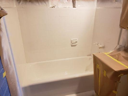 This is the finished product of the tub tile surround