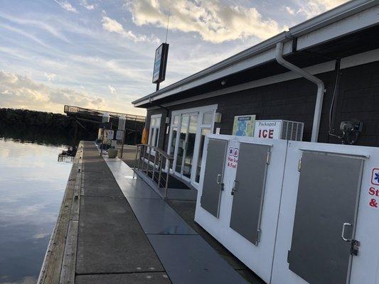 Little store by fueling area