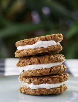 Like the Oatmeal Creme Pies from your childhood, only vegan and made from scratch!