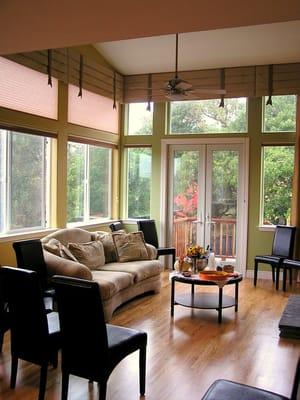 This kitchen had no walk in pantry and the ceiling in the living room was 8' tall and flat