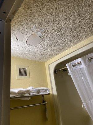 Bathroom ceiling peeling