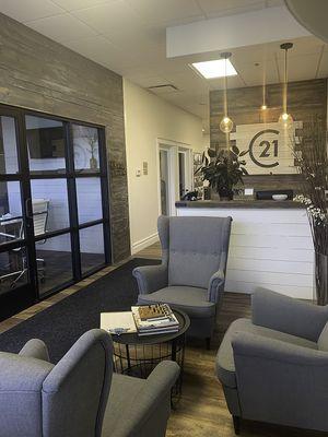 CENTURY 21 Affiliated Howell, MI office interior