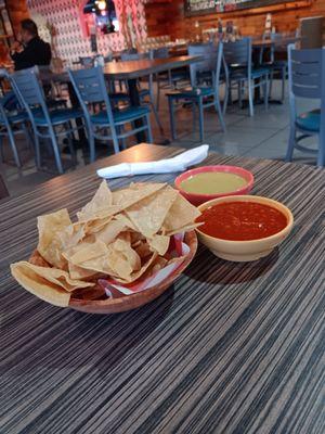 Chips and tooo hot salsa.