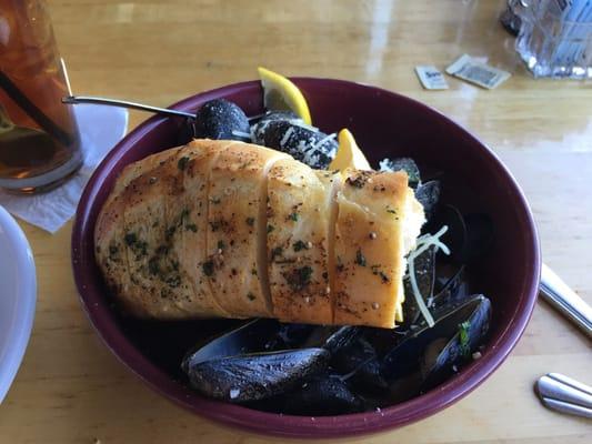 Mussels in white wine with crusty bread!