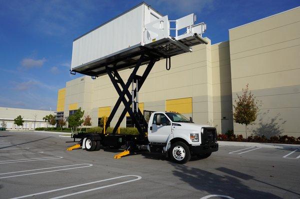 CL80-20 Wide Body Catering Hydraulic Lift.