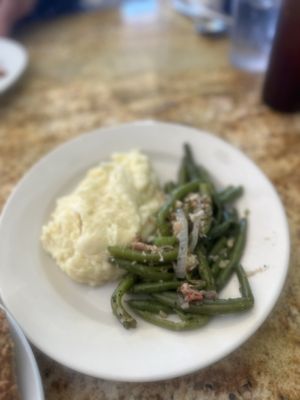 Mashed potatoes and green beans