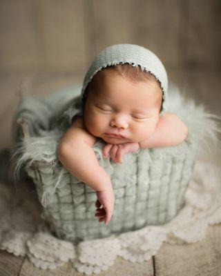 Newborn baby photography