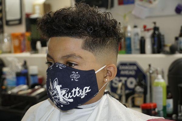 Medium fade with line up