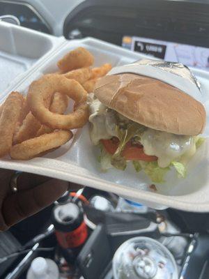 Jalapeño cheeseburger and onion rings