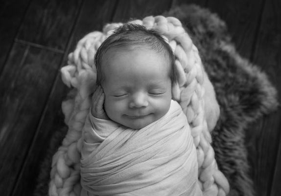 Newborn Photography by Shannon Revelle, Metro Detroit Newborn and Maternity photographer.