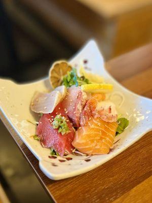 Chirashi bowl