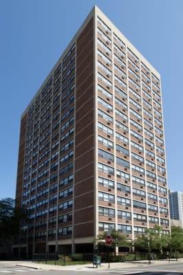 Sheridan Gunnison Apartments - Chicago, IL - Exterior photo - Nice summer day in Chicago!