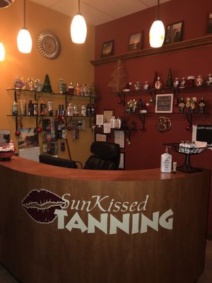 Full service tanning salon offering both UV tanning And Spray Tanning