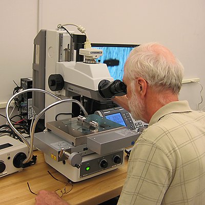 Fracture Mechanics Microscope