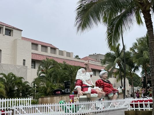 Shaka Santa and Tūtū Mele