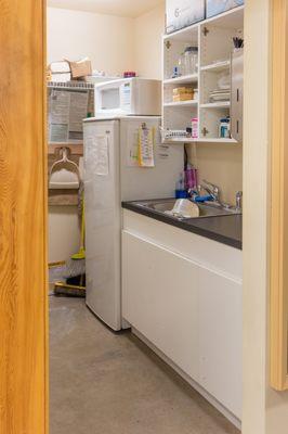 For room rental we have a kitchen with microwave. Or we can offer you a quick glass of water if you're parched!