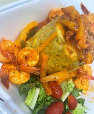 Mofongo Relleno con Camarones en Salsa Criolla