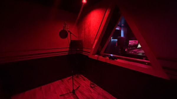 Recording Booth, Microphone