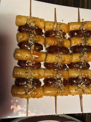 Rice cake/sausage skewer