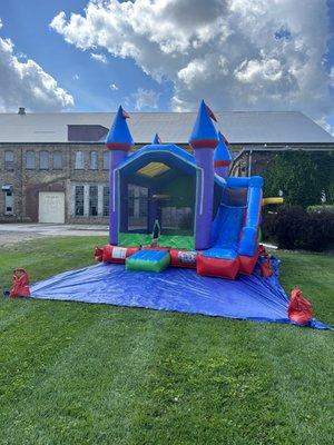 Lakes Party & BounceHouse - the areas #1 FUN Spot!

Birthday Party Rooms, almost 7,000 ft of indoor play area or Rentals!!!