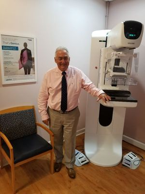 Dr Schmidt and the new Hologic mammography machine with Genius 3D