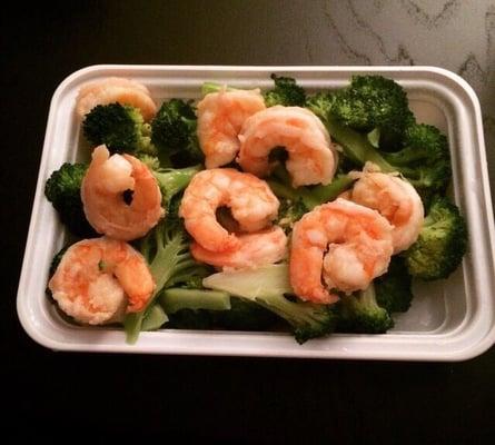 Steamed shrimp and broccoli