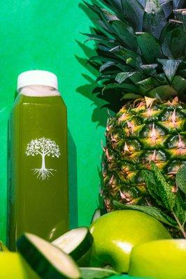 Island in the Sun: 
Ingredients include Pineapple, Cucumber, Green Apple, & Mint
150 Calories