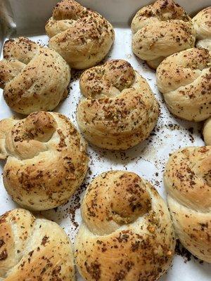 Garlic knots