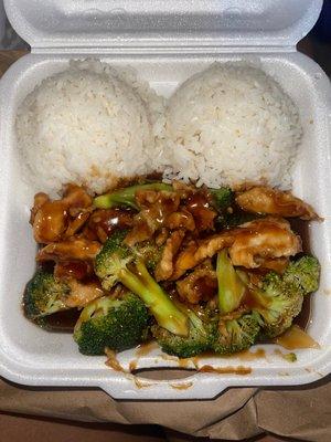 Chicken & broccoli with extra sauce