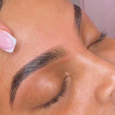 Service: Eyebrow lamination + brow wax & Stain