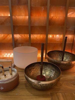 Sound baths in salt room