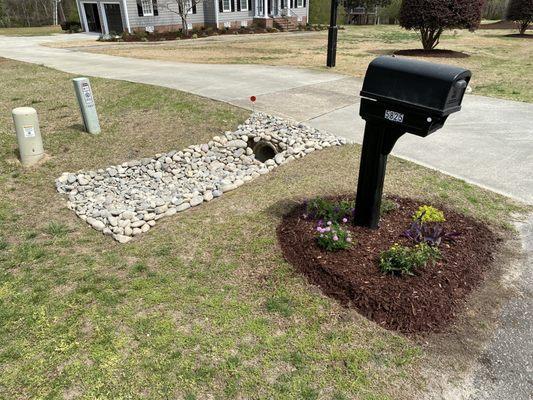 Drainage and mailbox