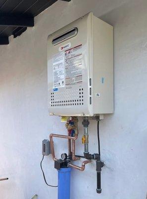 New tankless water heater install with filter.