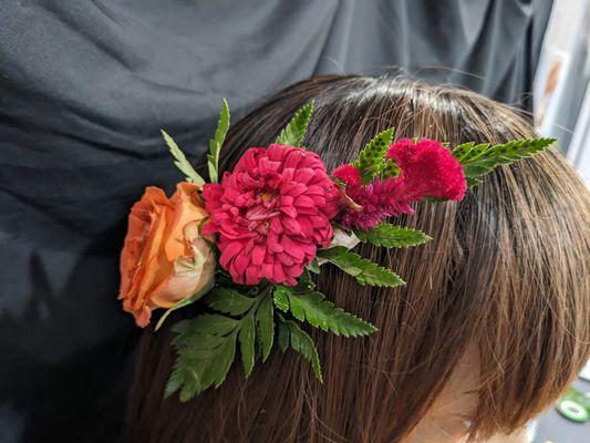 Hair flowers
Https://aNaturalDesign.com