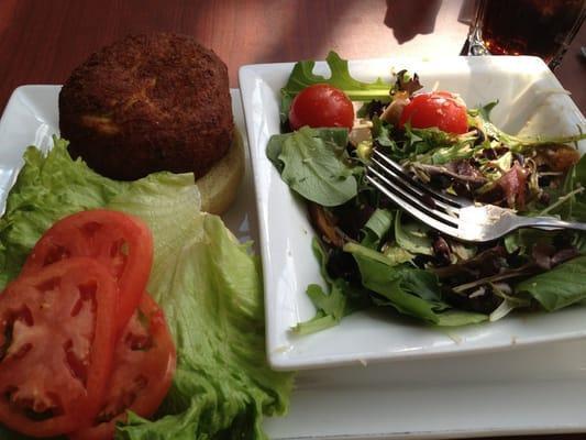 Maryland crab cake w side mixed green salad...delish!