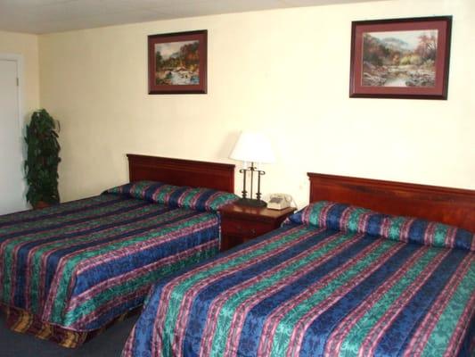 Room With 2 Queen Beds